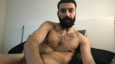 Snapshot of drewwho_ chatting on 12.20.25 drewwho_ online show from 12.20.25