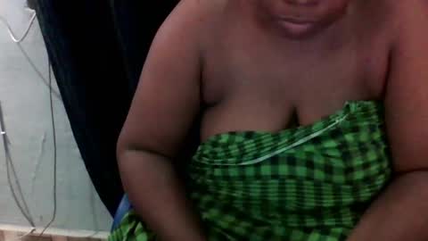 Snapshot of drippussy1 chatting on 02.01.26 Ebonypussy1 online show from 02.01.26
