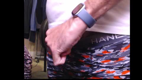 Snapshot of drmbigg chatting on 11.17.25 Hello Hope you enjoy what you see. I love attention in dirty talk and tips thickcock edging precum dirtyTalk C2C online show from 11.17.25