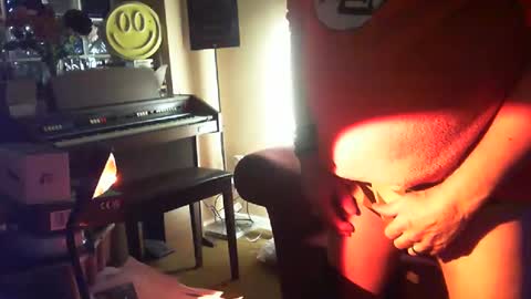 Snapshot of drummer310847 chatting on 12.19.24 Johnny online show from 12.19.24