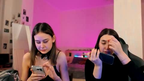 Snapshot of duaoppa chatting on 12.18.25 Adeletall and Aliya online show from 12.18.25