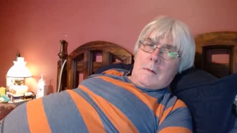 Snapshot of dug38 chatting on 01.04.25 Doug online show from 01.04.25