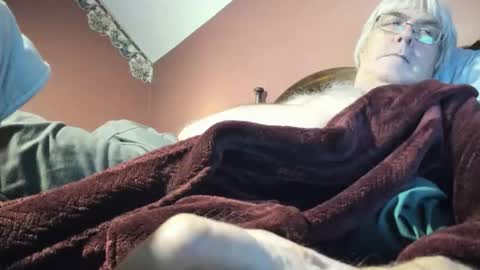 Snapshot of dug38 chatting on 10.18.25 Doug online show from 10.18.25