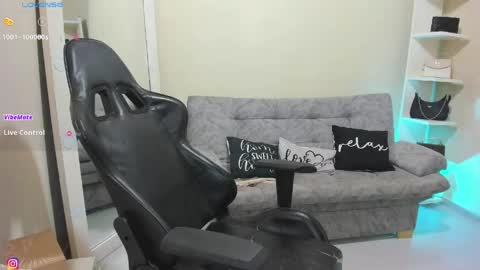 Snapshot of dulce_alice_ chatting on 05.14.26 ALICE online show from 05.14.26
