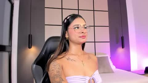 Snapshot of dulce_glow_ chatting on 05.28.26 D U L C E online show from 05.28.26