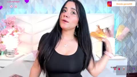 Snapshot of dulce_hiil_ chatting on 02.24.25    Monday 5-2 am From Tuesday to Friday5-1 am Colombia time online show from 02.24.25