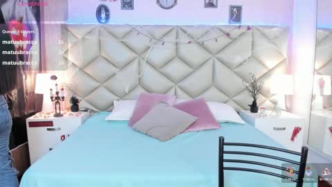 Snapshot of dulce_hiil_ chatting on 10.11.25    Monday 5-2 am From Tuesday to Friday5-1 am Colombia time online show from 10.11.25