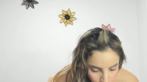 Snapshot of dulce_roberts_ chatting on 12.06.24 Dulce  online show from 12.06.24