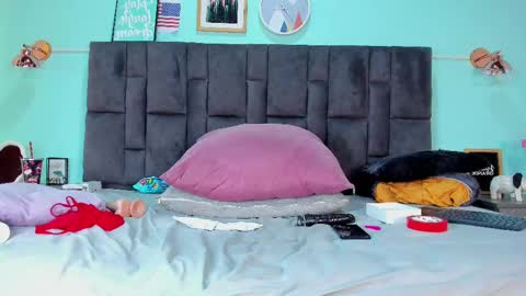 Snapshot of dulceaurora_ chatting on 02.10.25 DULCE AURORA online show from 02.10.25