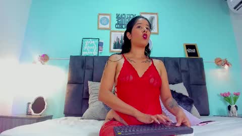 Snapshot of dulceaurora_ chatting on 02.25.25 DULCE AURORA online show from 02.25.25