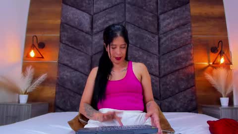 Snapshot of dulceaurora_ chatting on 03.05.25 DULCE AURORA online show from 03.05.25