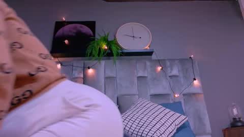 Snapshot of dulceaurora_ chatting on 10.14.25 DULCE AURORA online show from 10.14.25