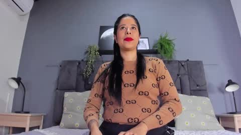 Snapshot of dulceaurora_ chatting on 12.02.25 DULCE AURORA online show from 12.02.25