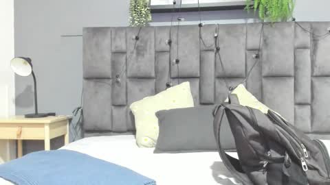 DULCE AURORA online show from 03.02.26