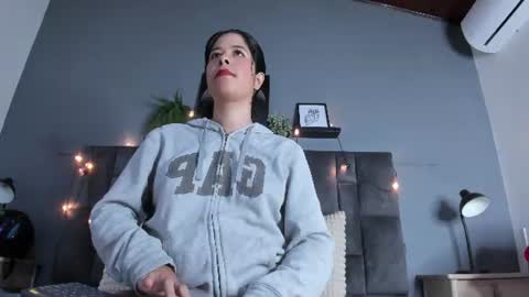 Snapshot of dulceaurora_ chatting on 07.19.26 DULCE AURORA online show from 07.19.26