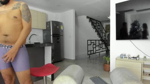 Jlozada05 online show from 12.20.24