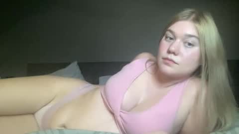 dumbblondexoxo online show from 12.14.24