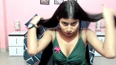 Snapshot of dumble_doree chatting on 09.18.25 dumble_doree online show from 09.18.25