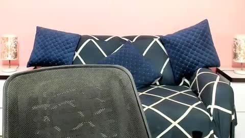 Snapshot of dumble_doree chatting on 06.18.26 dumble_doree online show from 06.18.26