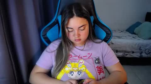 Snapshot of dumont_model chatting on 01.30.25 Nicole online show from 01.30.25