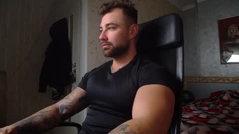 Snapshot of duncanstones chatting on 01.06.25 DuncanStone online show from 01.06.25
