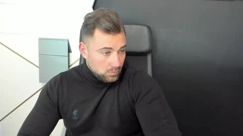 Snapshot of duncanstones chatting on 02.19.25 DuncanStone online show from 02.19.25