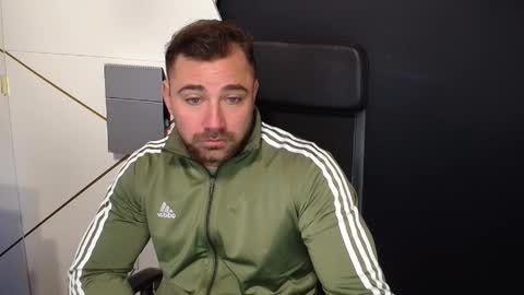 Snapshot of duncanstones chatting on 09.23.25 DuncanStone online show from 09.23.25