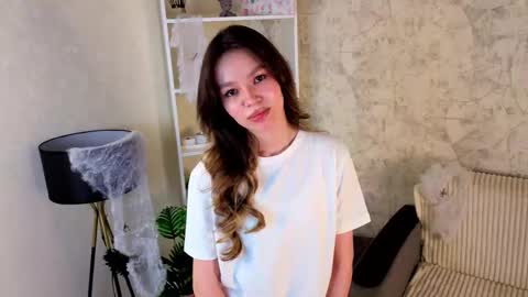 Snapshot of dungcoolbeth chatting on 11.03.25 Lanna online show from 11.03.25