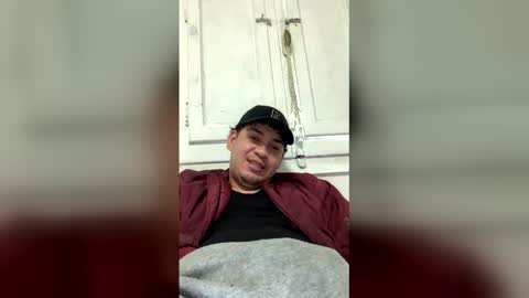 Snapshot of duocaliente310037 chatting on 02.15.26 duocaliente310037 online show from 02.15.26