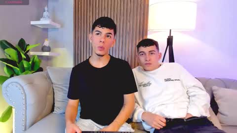 Snapshot of duolust chatting on 11.27.25 Thomas and Noah online show from 11.27.25