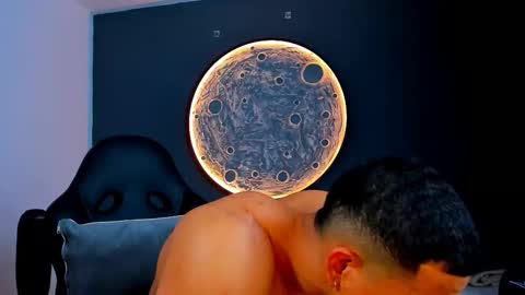 duran_dhikol1 online show from 11.22.25