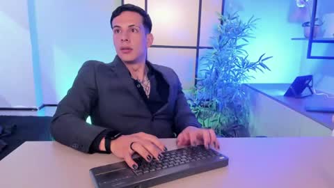 Snapshot of dustin_sonne chatting on 06.07.26 Dustin Sonne online show from 06.07.26