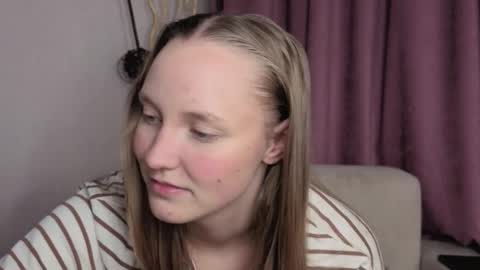 Snapshot of dustydeida chatting on 12.03.25 Jenny online show from 12.03.25