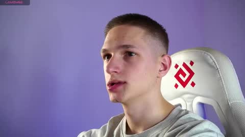 Dustyn online show from 03.12.25