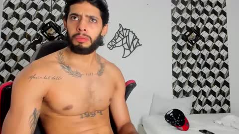 Snapshot of dwaynehoff chatting on 01.11.25 DWAYNIE online show from 01.11.25