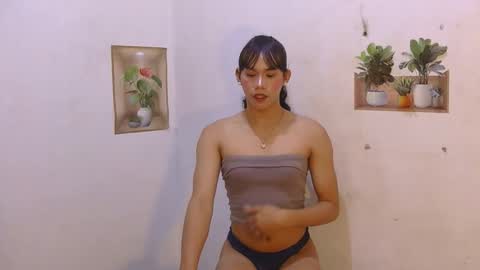 Snapshot of dy_namite chatting on 04.25.26 dy_namite online show from 04.25.26