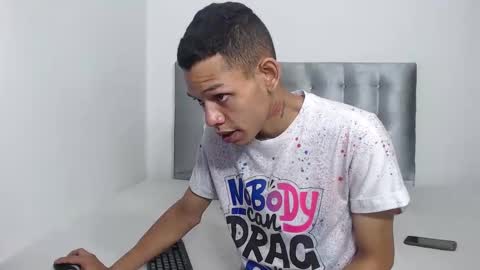 Snapshot of dylandevilx chatting on 10.29.25 Dylan.. online show from 10.29.25