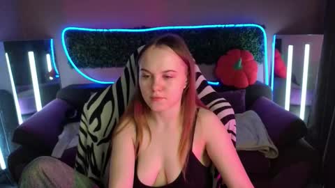 Snapshot of dyna_bae chatting on 11.20.25 Dyna online show from 11.20.25