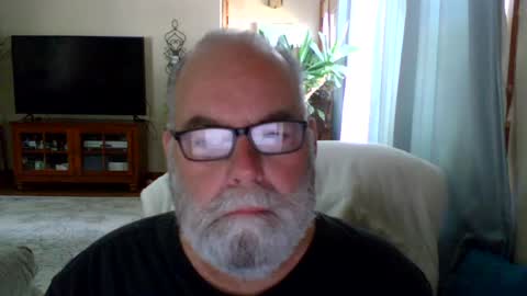 Snapshot of earl52 chatting on 06.20.26 earl52 online show from 06.20.26