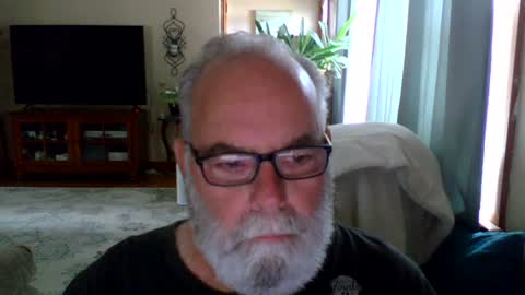 Snapshot of earl52 chatting on 07.14.26 earl52 online show from 07.14.26