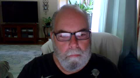 Snapshot of earl52 chatting on 07.26.26 earl52 online show from 07.26.26