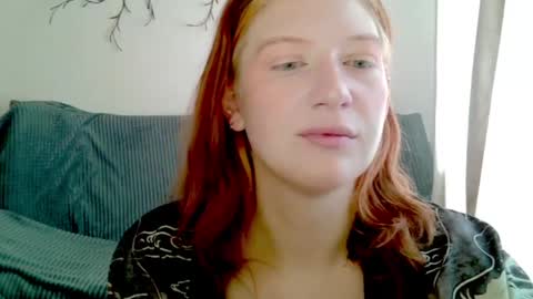 Snapshot of earn_my_lily chatting on 04.28.26 Lily online show from 04.28.26
