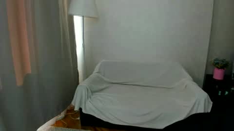 Snapshot of earthadobb chatting on 06.18.26 Emma online show from 06.18.26