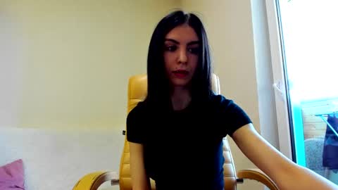 Snapshot of earthadobb chatting on 06.29.26 Emma online show from 06.29.26
