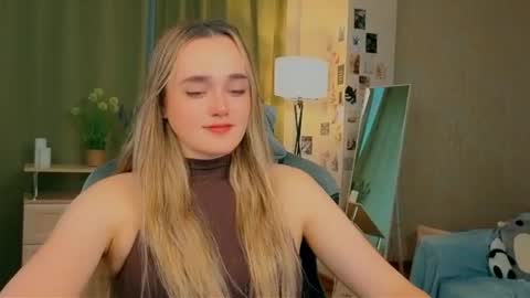 Snapshot of earthfantasyy chatting on 07.17.26 Elizabeth online show from 07.17.26
