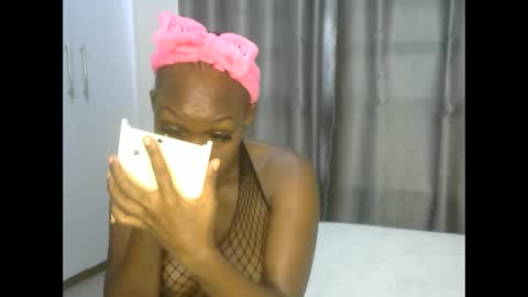 east_queen online show from 02.14.25