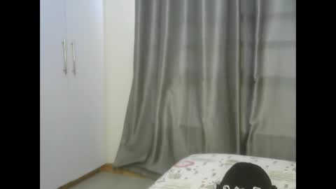 east_queen online show from 02.23.25