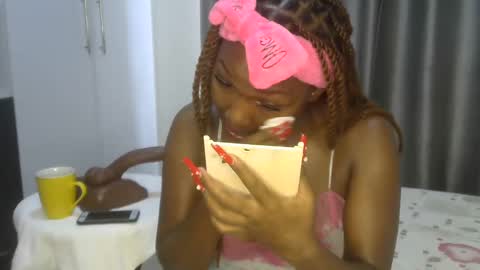 east_queen online show from 03.02.25