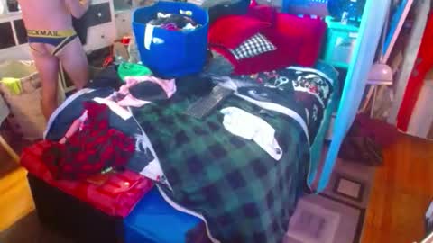 Snapshot of eastbayboy57 chatting on 11.28.25 eastbayboy57 online show from 11.28.25