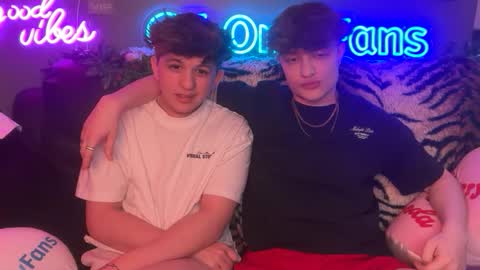 Snapshot of eastinwestin chatting on 03.04.26 eastinwestin online show from 03.04.26